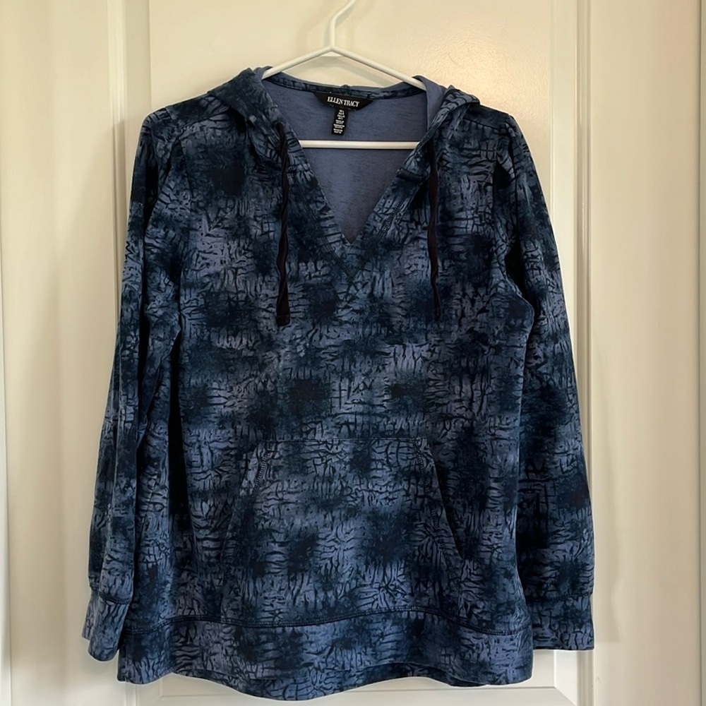 Ellen Tracy print hoodie size lg